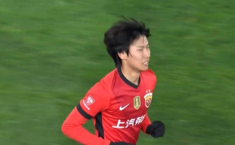包含精彩对攻场面十分火爆，观众乐不思蜀的词条